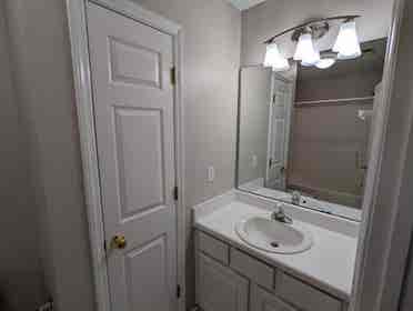 4 BR in Durham