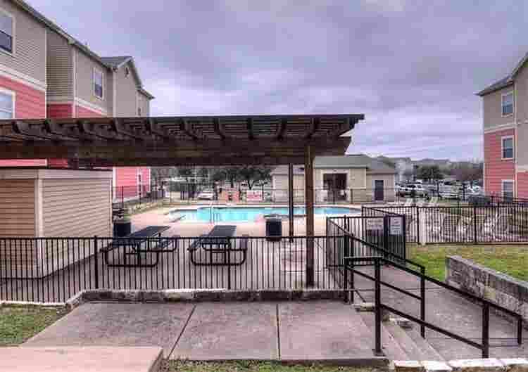 4 BR in Austin