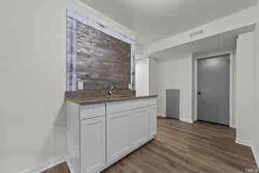 6 BR in Garner