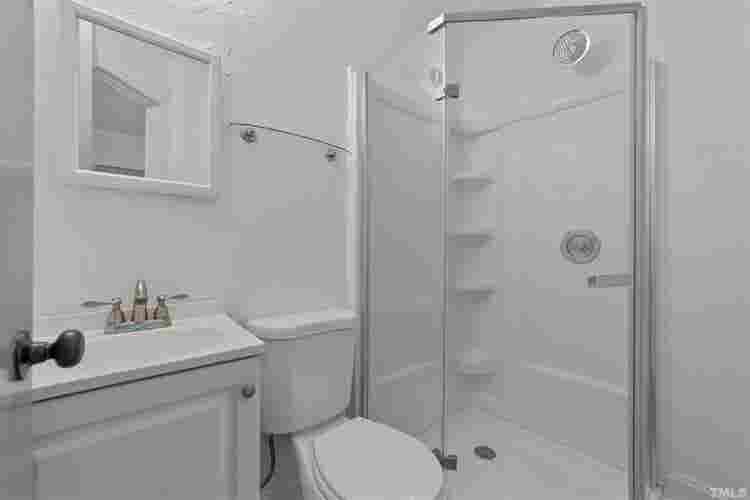 6 BR in Garner
