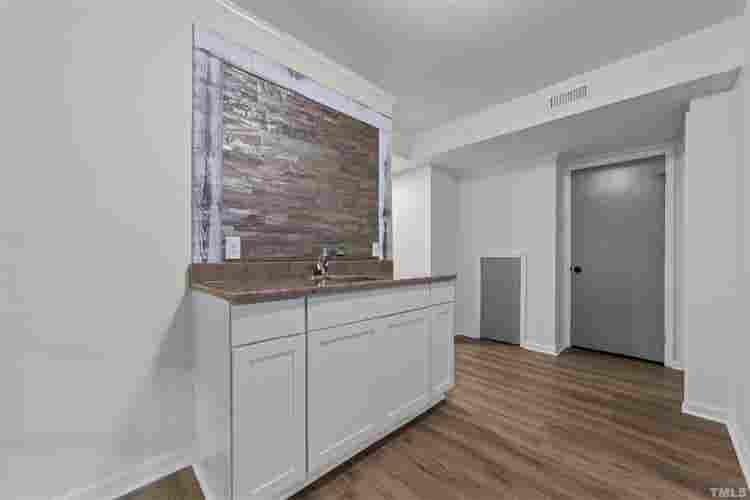 6 BR in Garner