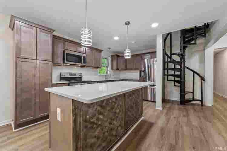 6 BR in Garner