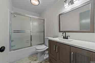 6 BR in Garner
