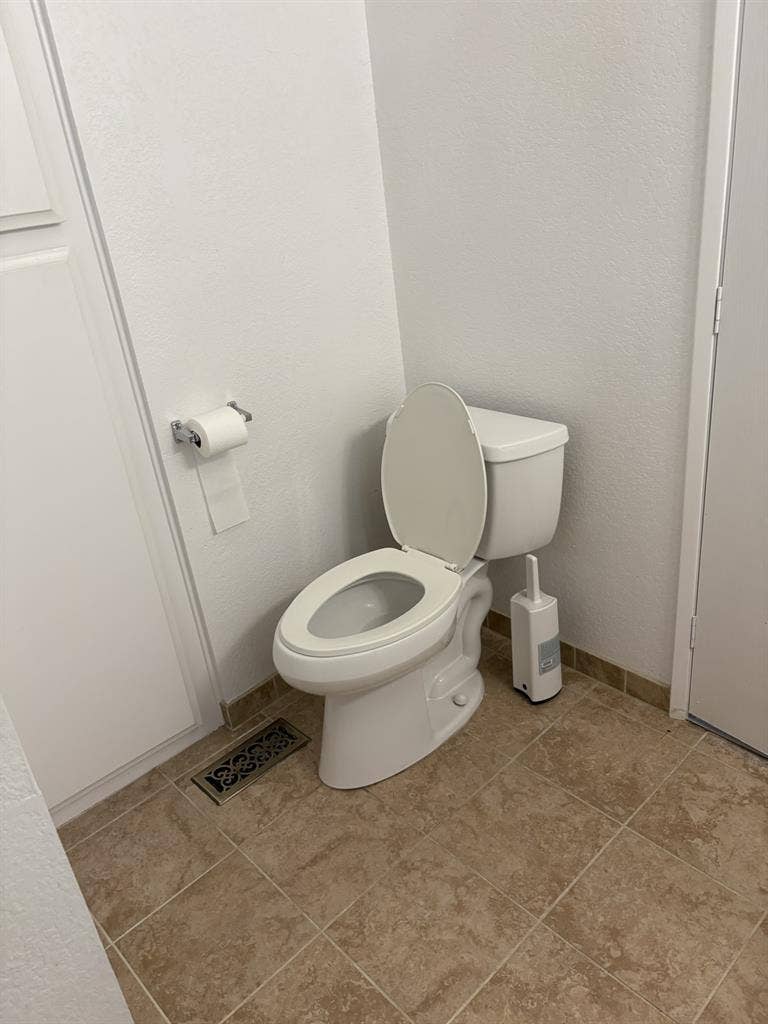 Master Bedroom for rent