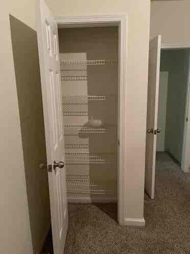 Looking for roommate now