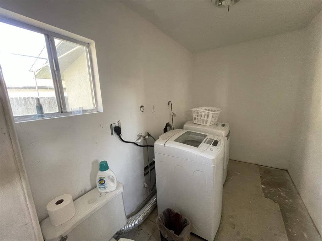 One room for rent in my house