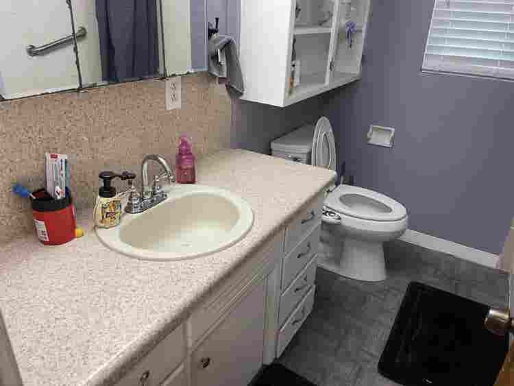 One room for rent in my house
