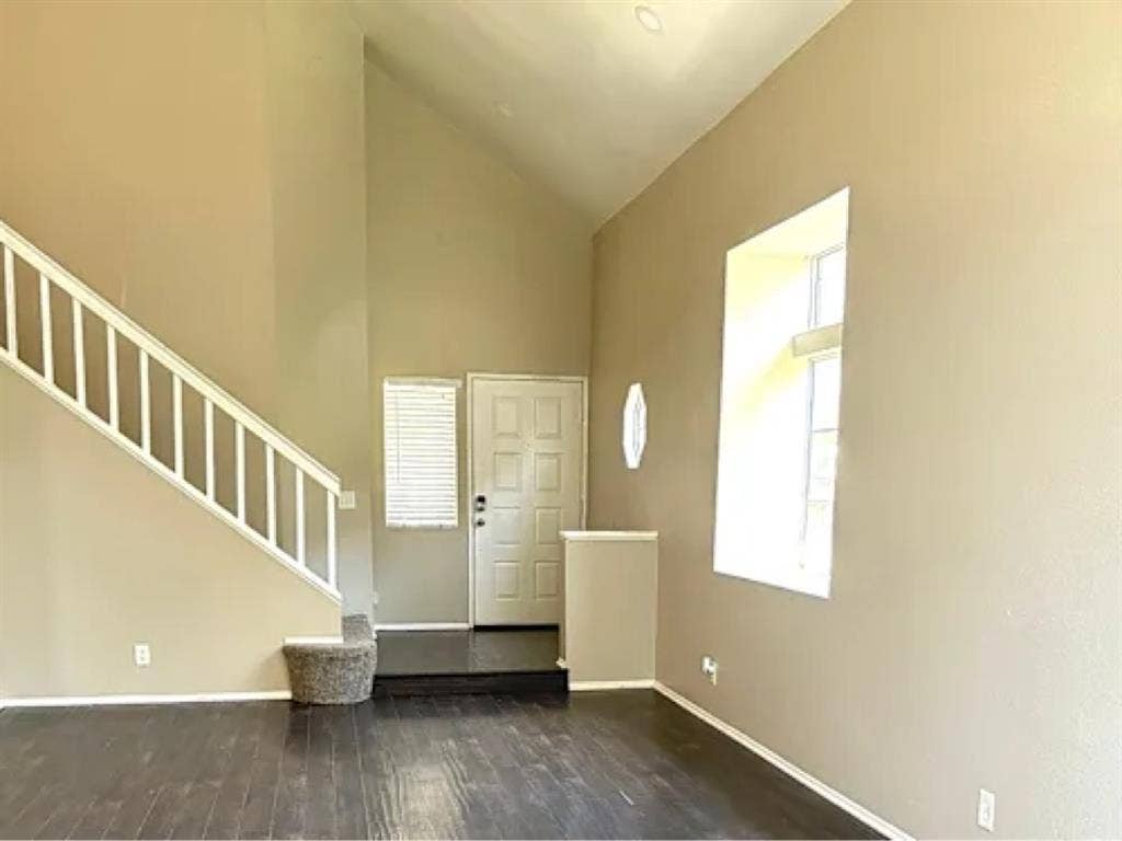 SINGLE FAMILY HOUSE