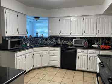 Looking for 1 roomate in Frisco!