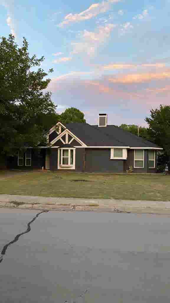 Looking for 1 roomate in Frisco!
