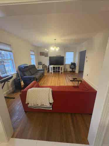 Looking for roomate