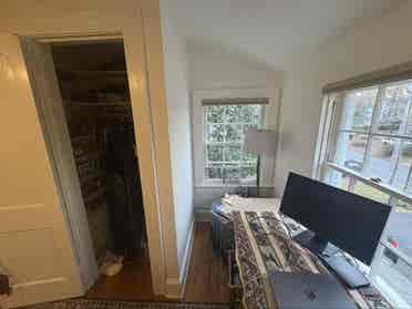 Looking for roomate