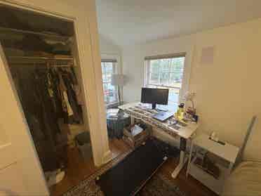 Looking for roomate