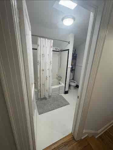 Looking for roomate