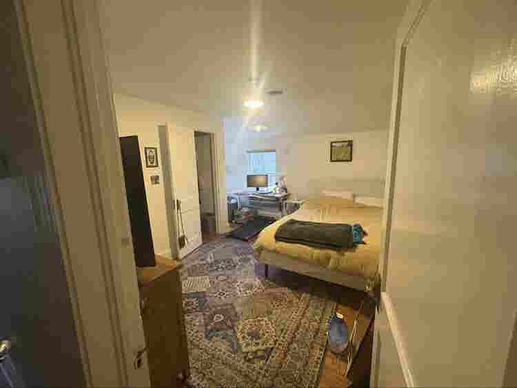 Looking for roomate