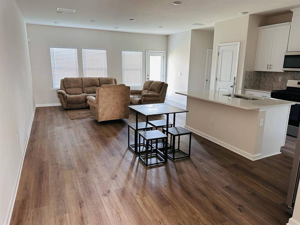 3 BR in Snellville