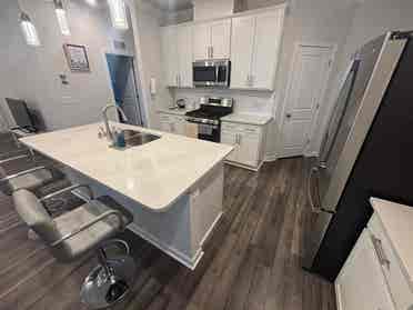 4 BR in Raleigh
