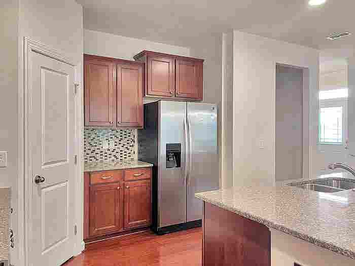 3 BR in Apex