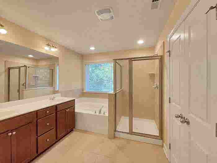3 BR in Apex