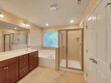 3 BR in Apex