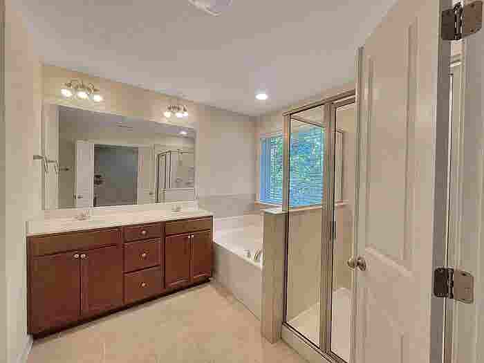3 BR in Apex