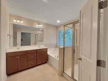 3 BR in Apex