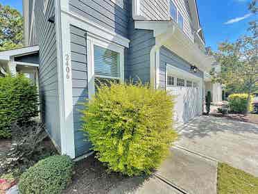 3 BR in Apex