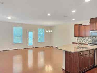 3 BR in Apex