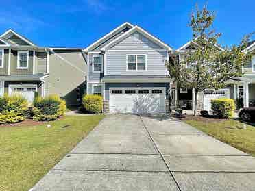3 BR in Apex