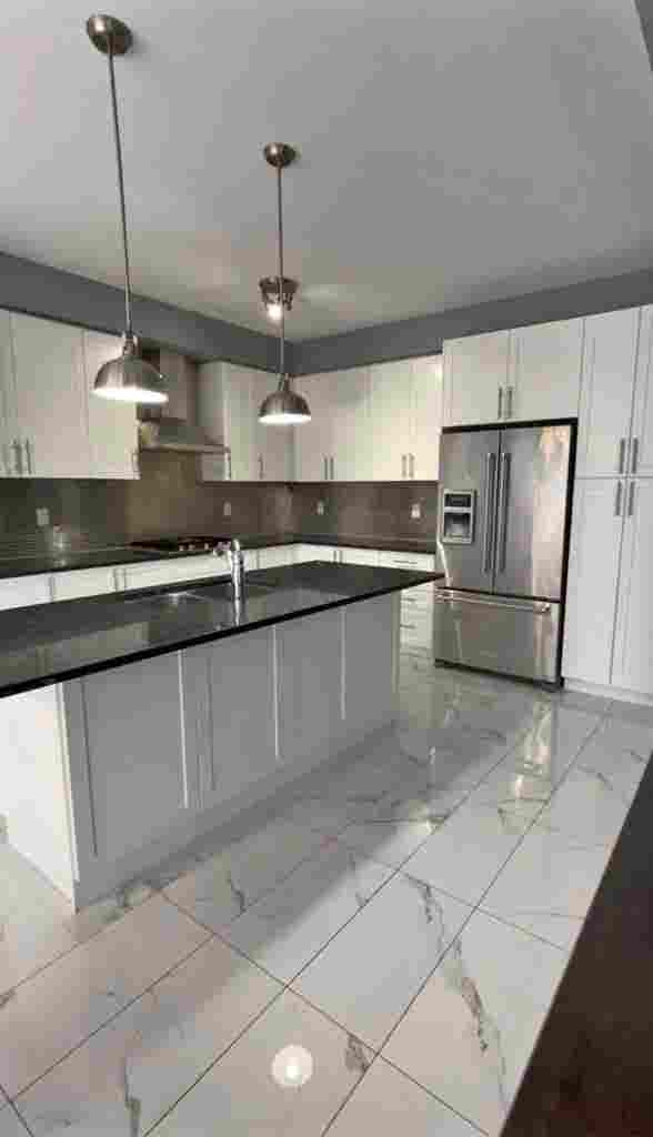 3 Bedrooms in a Detached house.