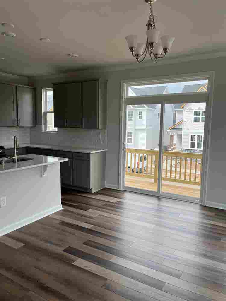 4 BR in Apex