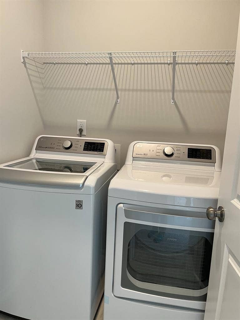 4 BR in Apex