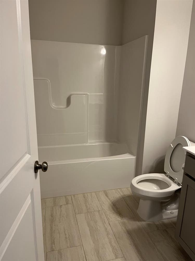 4 BR in Apex