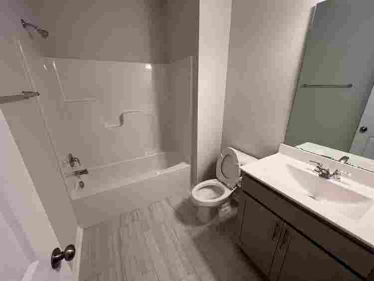 4 BR in Apex