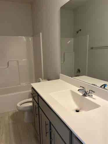 4 BR in Apex