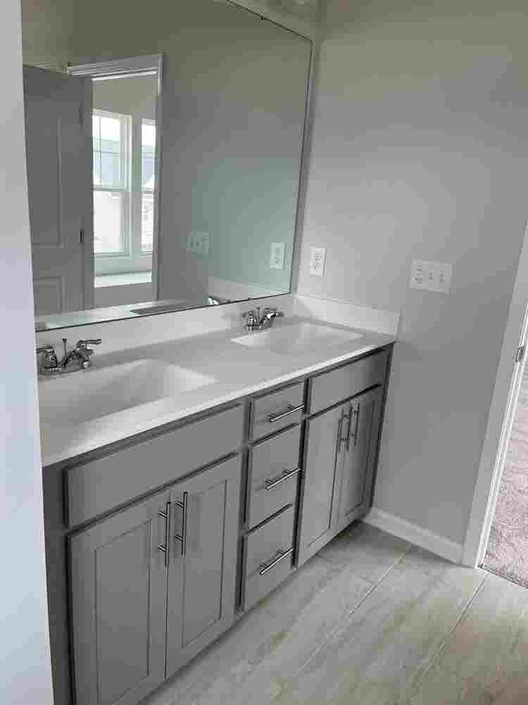 4 BR in Apex