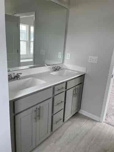 4 BR in Apex