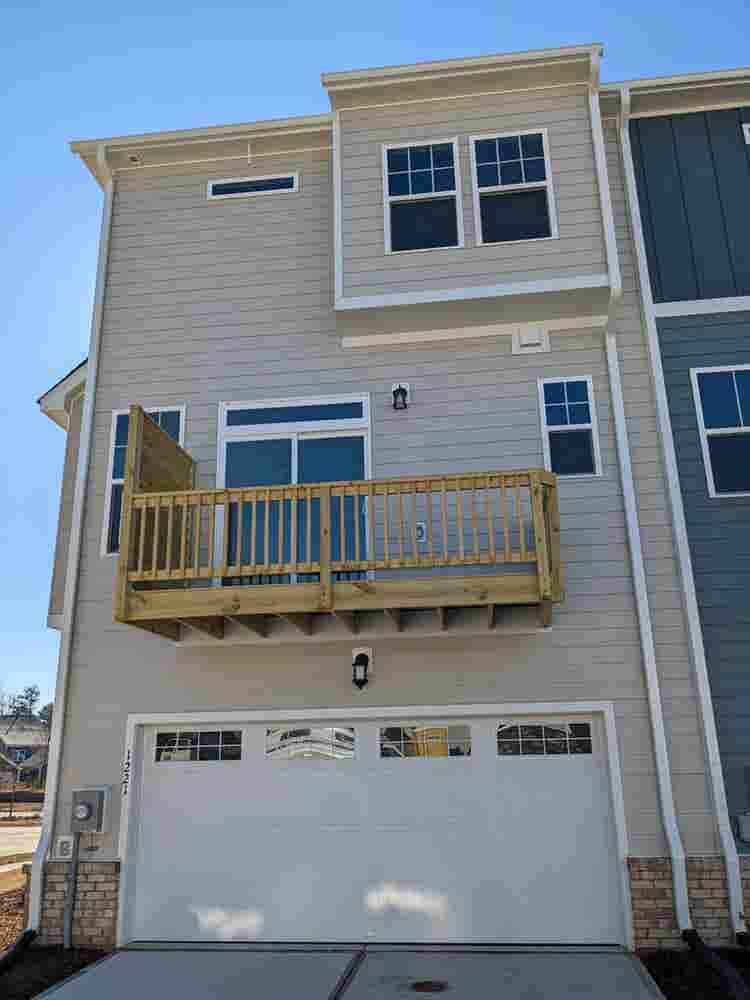 4 BR in Apex