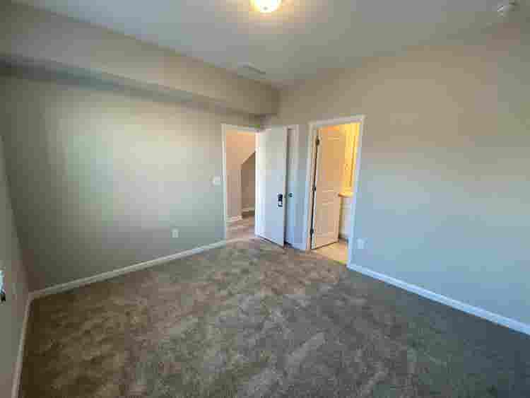 4 BR in Cary