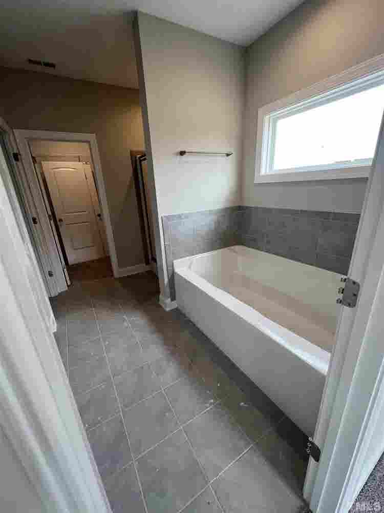 5 BR in Clayton
