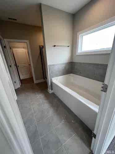 5 BR in Clayton