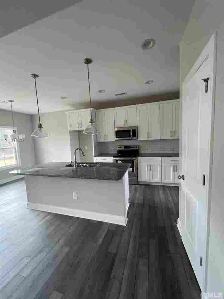 5 BR in Clayton