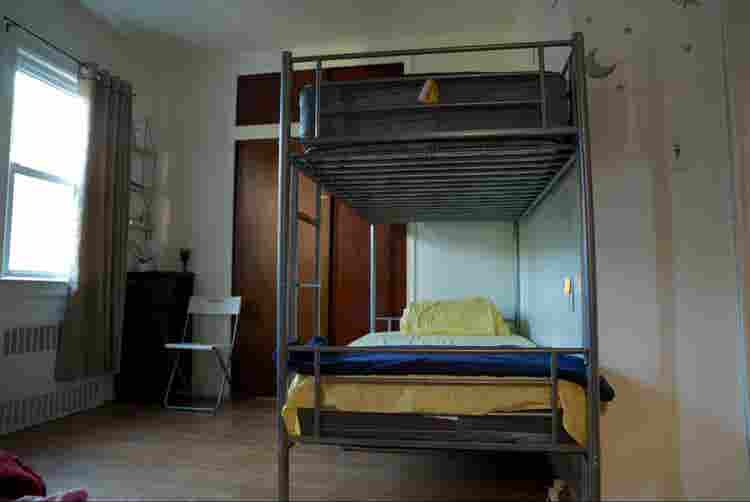 Sharing Room & Bunk Bed