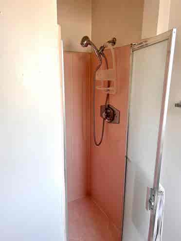 rooms to rent (parking incl)