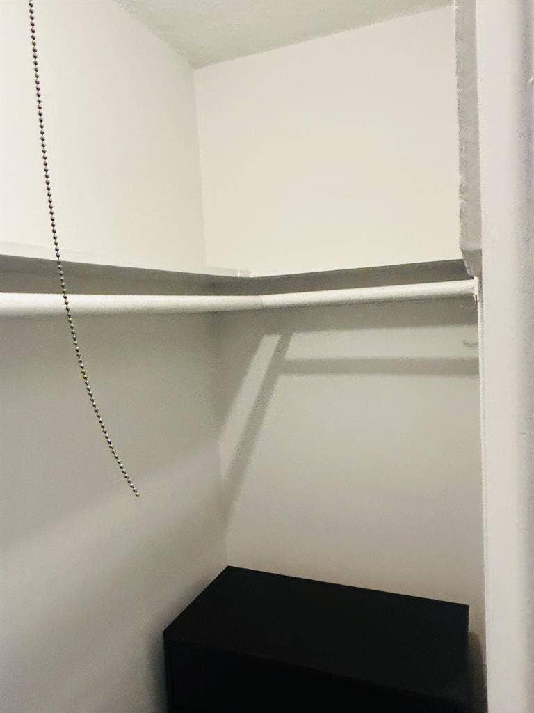 rooms to rent (parking incl)