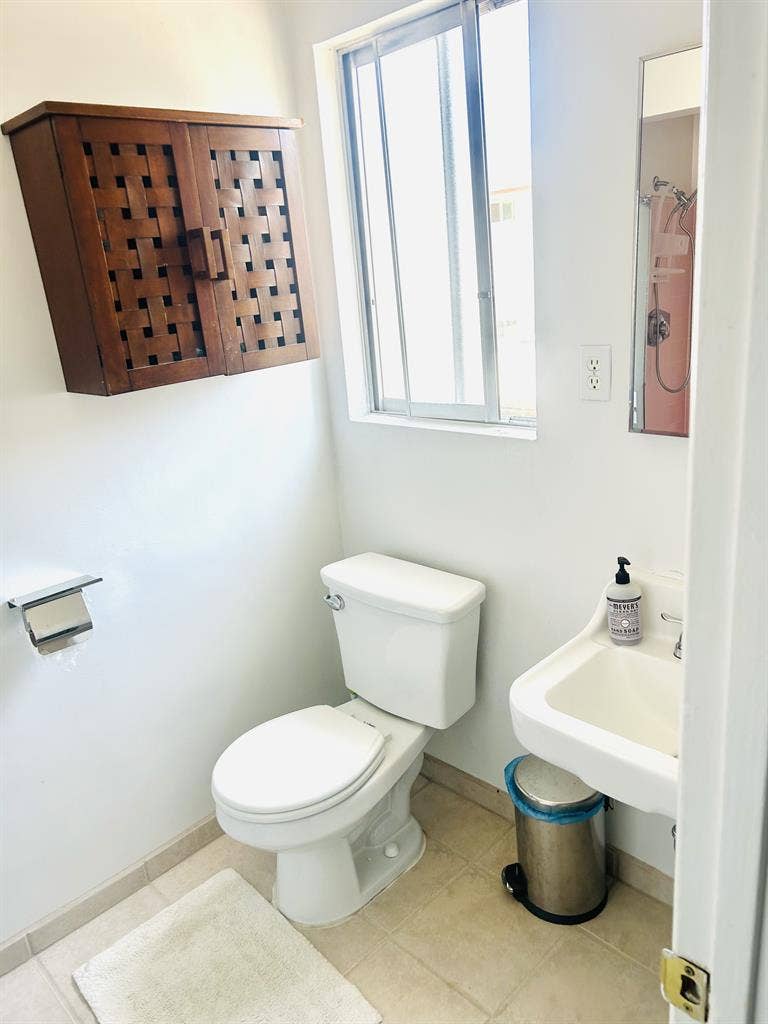 rooms to rent (parking incl)