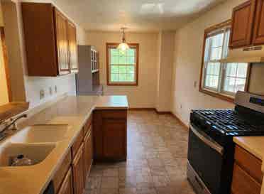 Spacious Rooms Available for Rent!