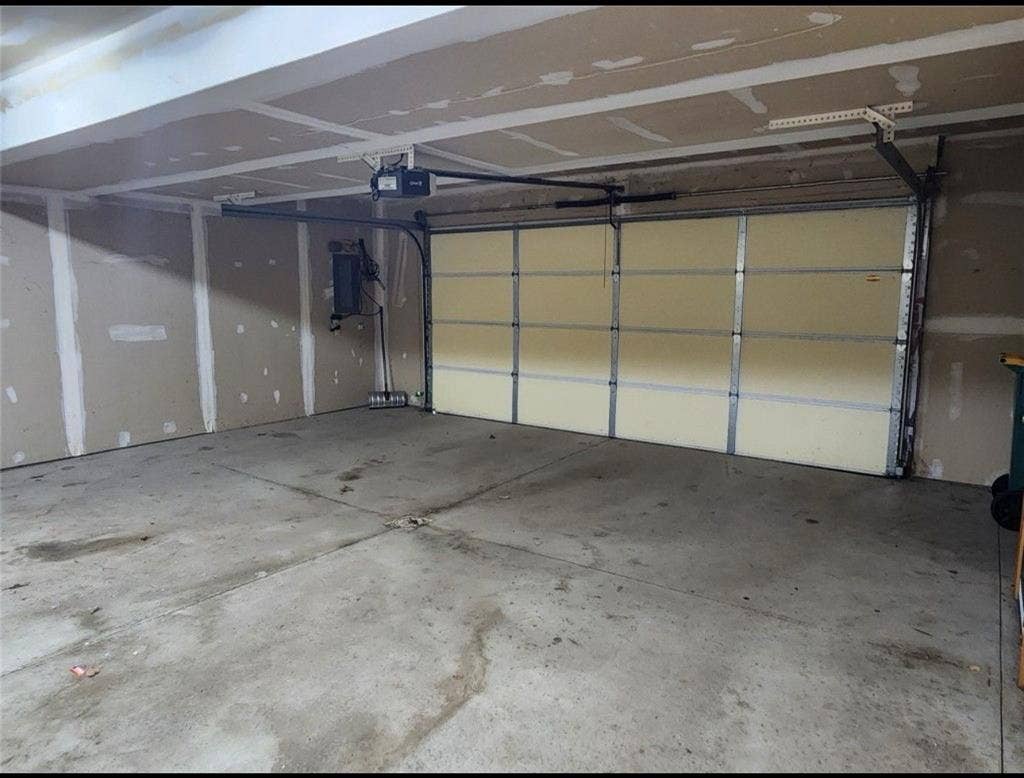 Spacious Rooms Available for Rent!
