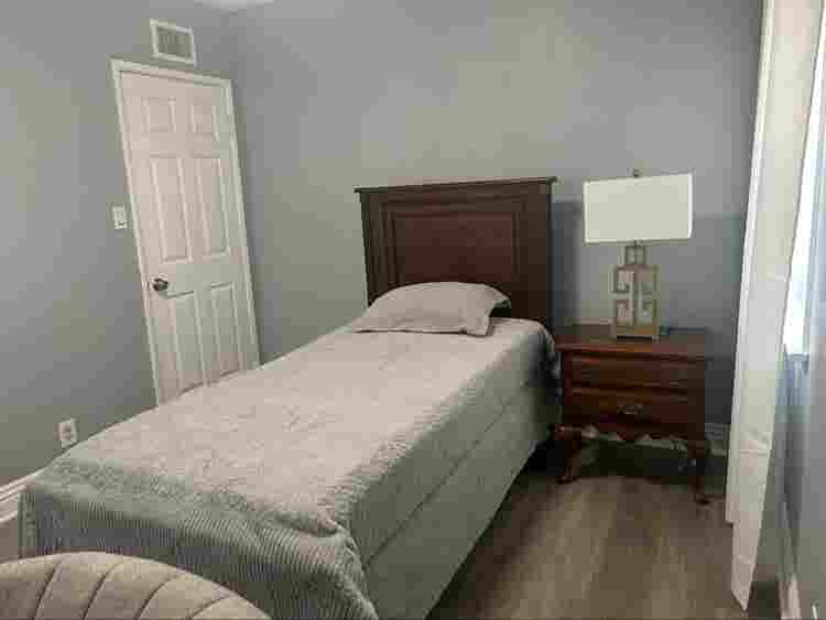 Room Available for Rent in Anaheim