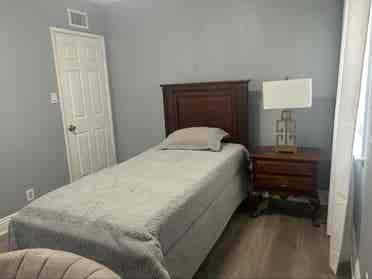 Room Available for Rent in Anaheim